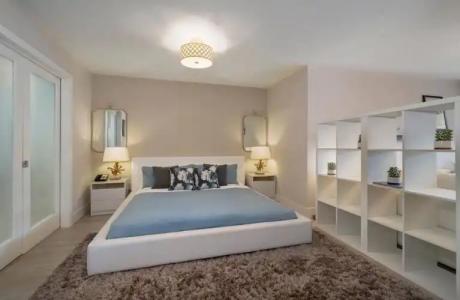 Strand Ocean Drive Suites - 103