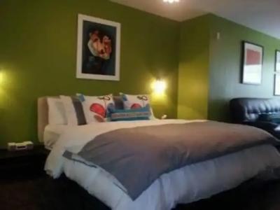 Strand Ocean Drive Suites - 6