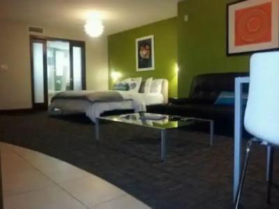 Strand Ocean Drive Suites - 3