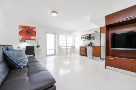 Strand Ocean Drive Suites - 89