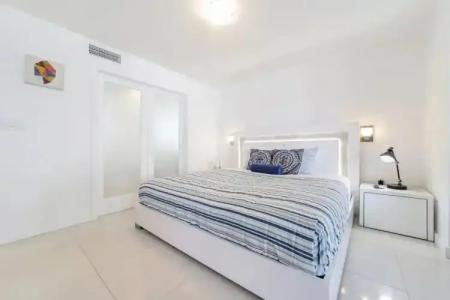 Strand Ocean Drive Suites - 91