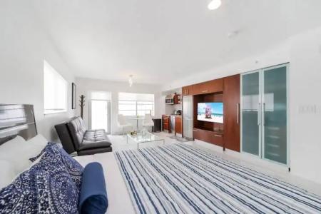 Strand Ocean Drive Suites - 72