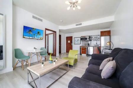 Strand Ocean Drive Suites - 88