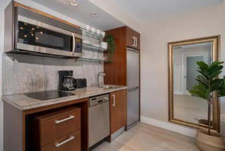 Strand Ocean Drive Suites - 25