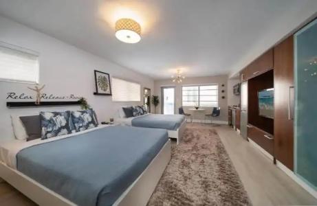 Strand Ocean Drive Suites - 81