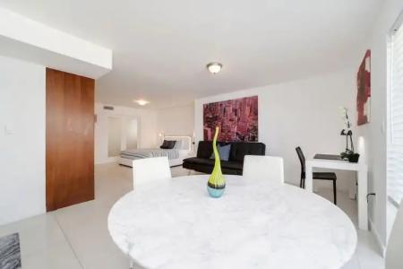 Strand Ocean Drive Suites - 82