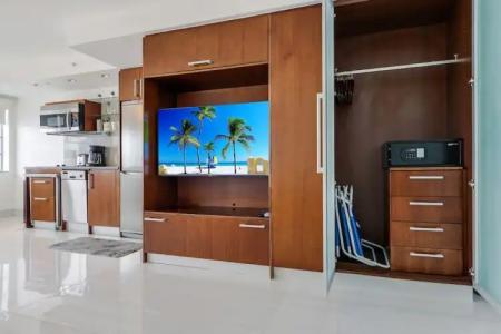 Strand Ocean Drive Suites - 45