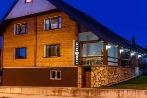 Hostel Highlander, Zabljak