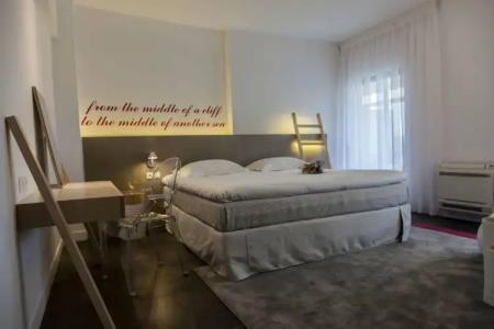 Thomais Boutique - 42