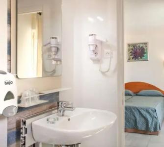 Le Neptune & Spa - 58