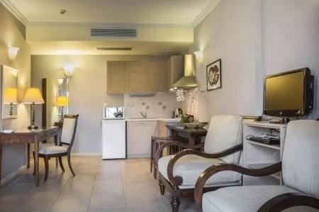 Balhambra Suites - Adults Only - 201