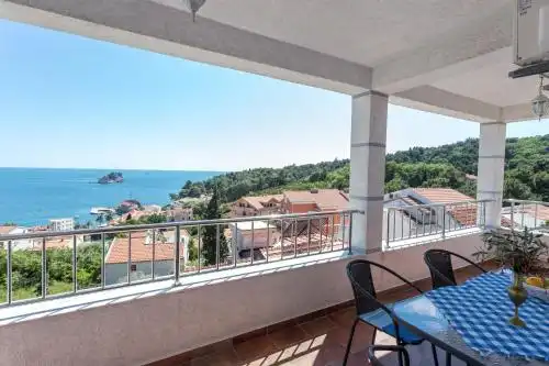 Medin Apartments BluVista - 72