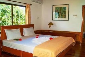 Anse Soleil Beachcomber Hotel and Self Catering, Baie Lazare Mahe