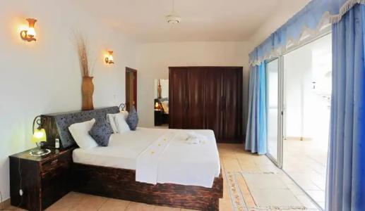 Divers Lodge Guest House - 2