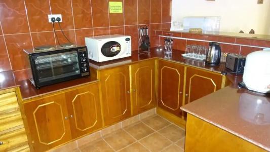 Reef Holiday Apartments - 96