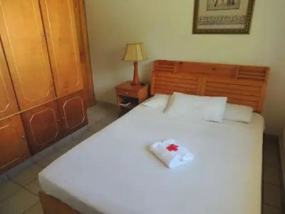 Reef Holiday Apartments - 85