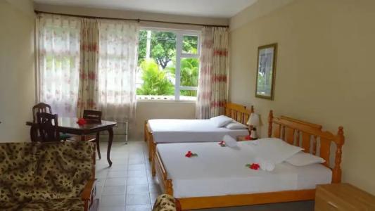 Reef Holiday Apartments - 94