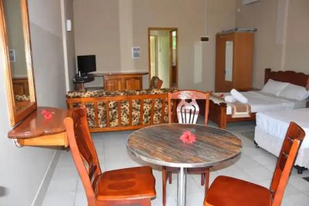 Reef Holiday Apartments - 129