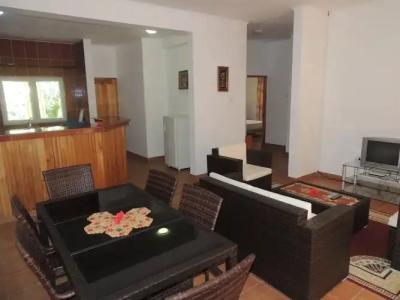 Reef Holiday Apartments - 83