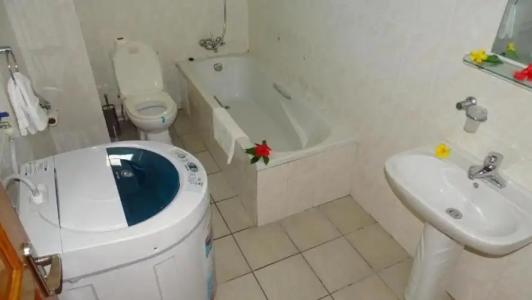 Reef Holiday Apartments - 76