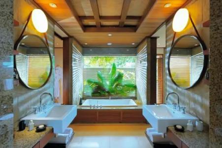 Constance Ephelia, Mahe - 67