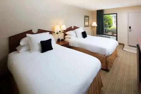 Baymont by Wyndham Fayetteville I-95 - 2