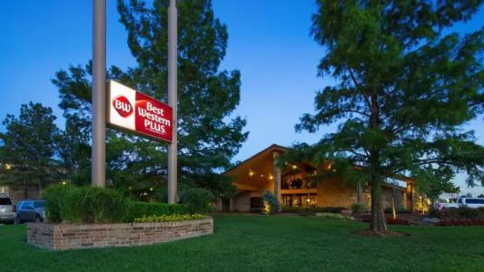 Best Western Plus Saddleback Inn Conference Center - 42