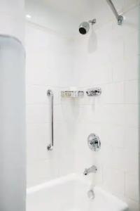 Hyatt House Raleigh North Hills - 8