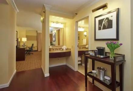 Hilton Raleigh North Hills - 41