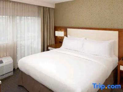DoubleTree by Hilton South Bend - 62