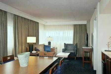 DoubleTree by Hilton South Bend - 58
