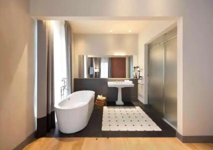 NH Collection Torino Piazza Carlina - 9