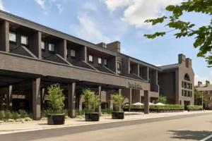 Hotel AKA, Alexandria