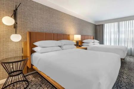 Sheraton Suites Old Town - 58