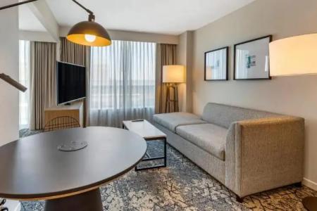 Sheraton Suites Old Town - 3