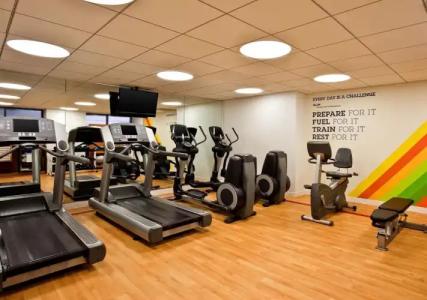 Sheraton Suites Old Town - 9