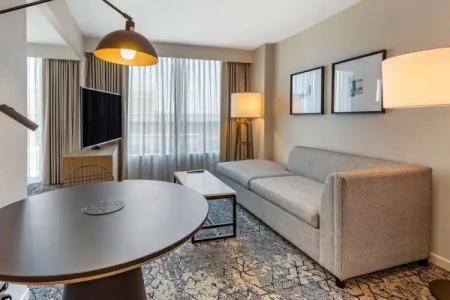 Sheraton Suites Old Town - 74