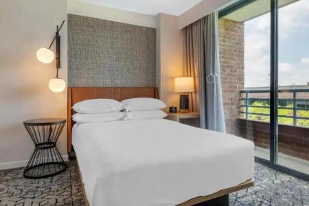 Sheraton Suites Old Town - 113