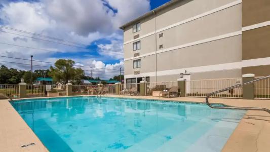 Best Western Cypress Creek - 19