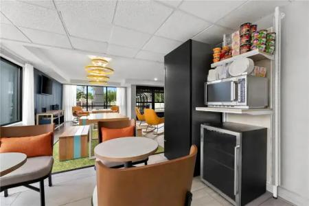 Best Western Cypress Creek - 32