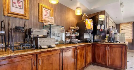 Best Western Cypress Creek - 38