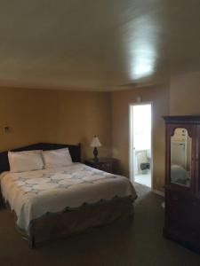 Carmel Wayfarer Inn - 3