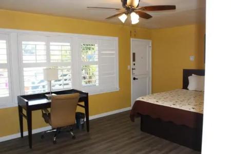 Carmel Wayfarer Inn - 4