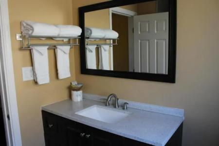 Carmel Wayfarer Inn - 5