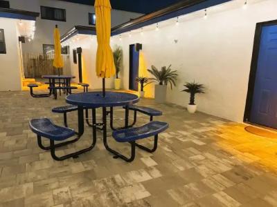 Hollywood Sunrise - 75