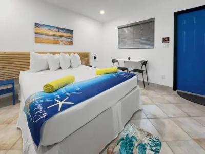 Hollywood Sunrise - 81