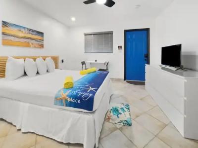 Hollywood Sunrise - 78