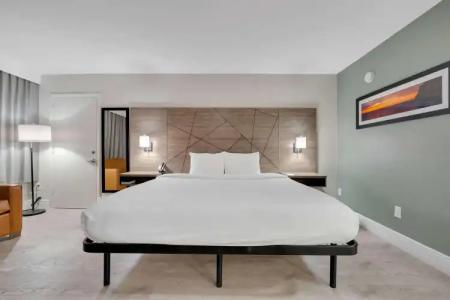 Quality Inn & Suites Airport - Cruise Port - 40