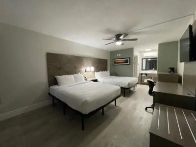 Quality Inn & Suites Airport - Cruise Port - 34