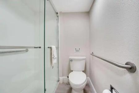 Quality Inn & Suites Airport - Cruise Port - 41